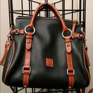 Dooney & Bourke Satchel excellent condition